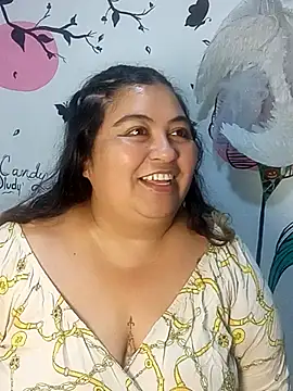 Snapshot of curvy_diva_ chatting on 11.22.25 curvy diva online show from 11.22.25