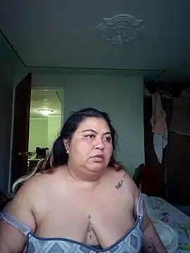 Snapshot of curvy_diva_ chatting on 11.24.25 curvy diva online show from 11.24.25