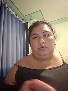 Snapshot of curvy_diva_ chatting on 11.30.25 curvy diva online show from 11.30.25