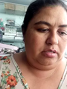 Snapshot of curvy_diva_ chatting on 11.30.25 curvy diva online show from 11.30.25