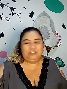 Snapshot of curvy_diva_ chatting on 12.01.25 curvy diva online show from 12.01.25