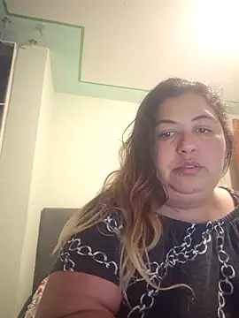 Snapshot of curvy_diva_ chatting on 12.04.25 curvy diva online show from 12.04.25