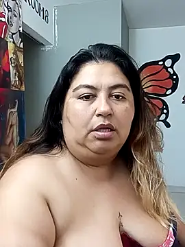 Snapshot of curvy_diva_ chatting on 12.05.25 curvy diva online show from 12.05.25