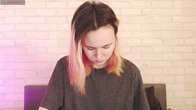 Ericha Stone online show from 04.10.26