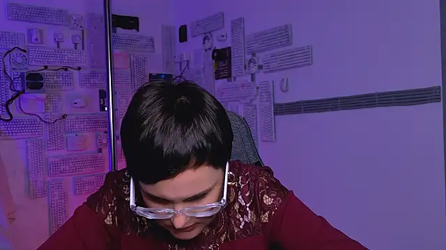 LauraDavidsons online show from 09.11.25