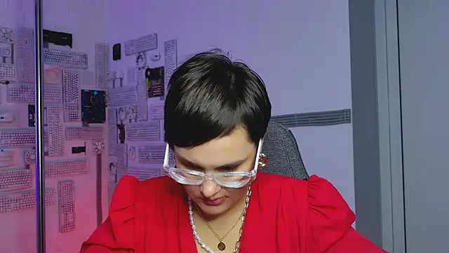 LauraDavidsons online show from 09.14.25