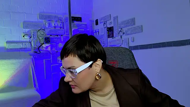 LauraDavidsons online show from 09.17.25