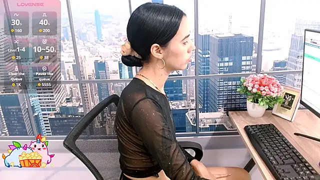 Snapshot of vanesa19_ chatting on 10.06.25 vanesa19 online show from 10.06.25