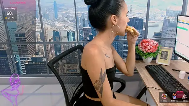 Snapshot of vanesa19_ chatting on 11.06.25 vanesa19 online show from 11.06.25