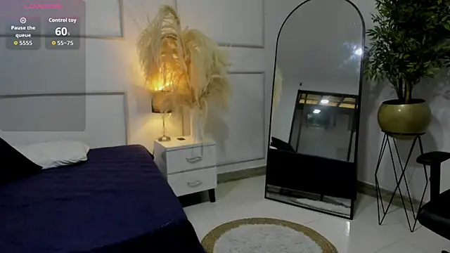 Emilywillis8 online show from 11.20.25