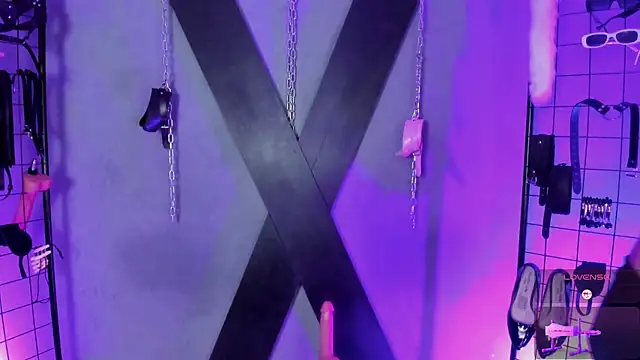 MissKara Ariana bdsm online show from 12.05.25