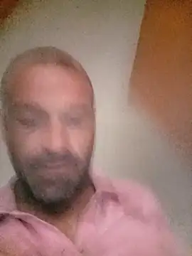 Snapshot of bomcasal chatting on 10.24.25 bomcasal online show from 10.24.25