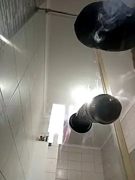 Snapshot of bomcasal chatting on 12.17.25 bomcasal online show from 12.17.25