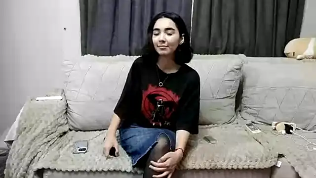 Snapshot of TAG_MIGGI chatting on 09.13.25 TAG MIGGI online show from 09.13.25