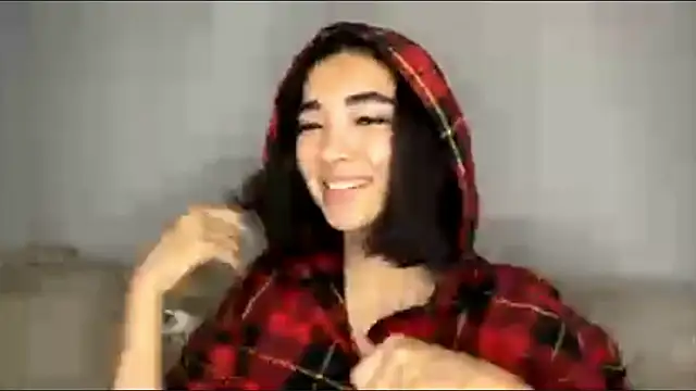 Snapshot of TAG_MIGGI chatting on 09.19.25 TAG MIGGI online show from 09.19.25