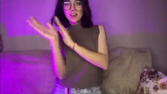 Snapshot of TAG_MIGGI chatting on 10.01.25 TAG MIGGI online show from 10.01.25