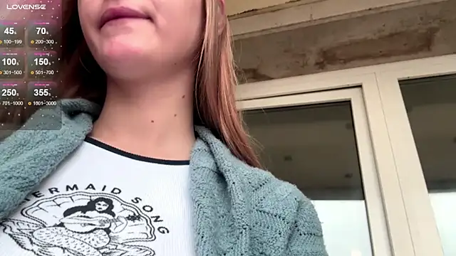 Snapshot of SweetJinny88 chatting on 12.01.25 SweetJinny88 online show from 12.01.25