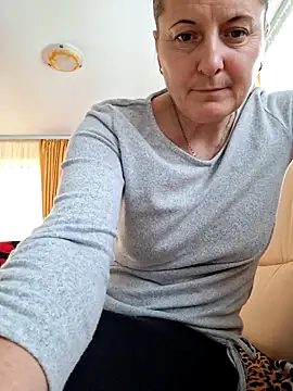 Fluturas2 online show from 11.21.25