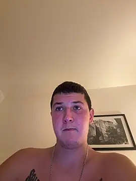 Snapshot of antoni_na chatting on 11.08.25 antoni na online show from 11.08.25