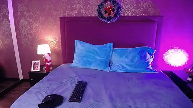 Snapshot of zoey_stonee chatting on 11.12.25 zoey stonee online show from 11.12.25