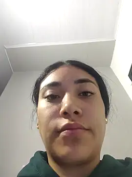 Snapshot of AmberGold- chatting on 12.21.25 AmberGold- online show from 12.21.25