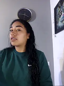 Snapshot of AmberGold- chatting on 12.23.25 AmberGold- online show from 12.23.25