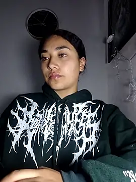 Snapshot of AmberGold- chatting on 01.14.26 AmberGold- online show from 01.14.26