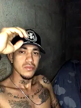 Snapshot of tattoos22 chatting on 11.11.25 tattoos22 online show from 11.11.25