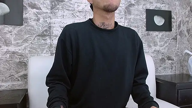 Snapshot of tattoos22 chatting on 11.23.25 tattoos22 online show from 11.23.25