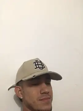 Snapshot of tattoos22 chatting on 12.01.25 tattoos22 online show from 12.01.25