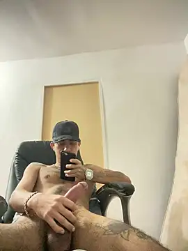 Snapshot of tattoos22 chatting on 02.28.26 tattoos22 online show from 02.28.26