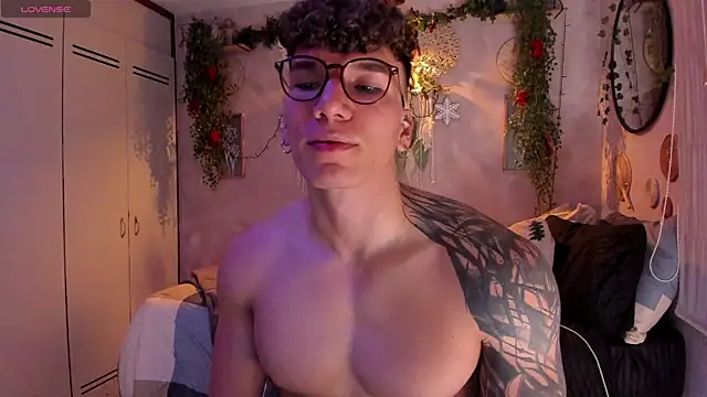 Snapshot of estebandi_do chatting on 12.23.25 estebandi do online show from 12.23.25
