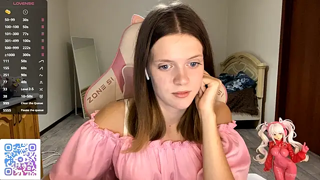 VibeQueenLucy online show from 09.27.25