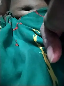 Snapshot of Hita_Grewal chatting on 11.12.25 Hita Grewal online show from 11.12.25