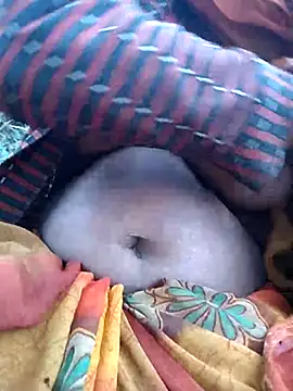 Snapshot of Hita_Grewal chatting on 11.27.25 Hita Grewal online show from 11.27.25