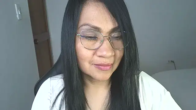 Snapshot of LissafeetHott chatting on 10.25.25 LissafeetHott online show from 10.25.25