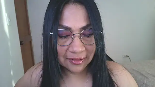 Snapshot of LissafeetHott chatting on 11.23.25 LissafeetHott online show from 11.23.25