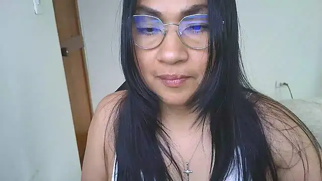 Snapshot of LissafeetHott chatting on 12.15.25 LissafeetHott online show from 12.15.25