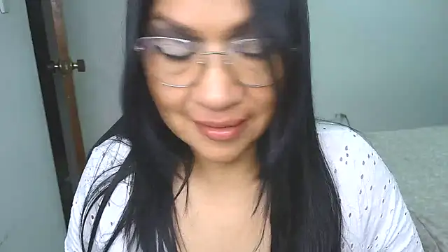 Snapshot of LissafeetHott chatting on 12.19.25 LissafeetHott online show from 12.19.25