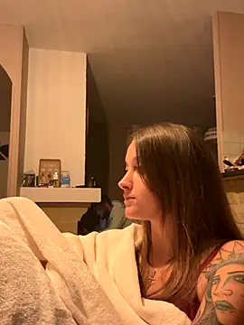 Snapshot of duomagique_off chatting on 10.29.25 duomagique off online show from 10.29.25