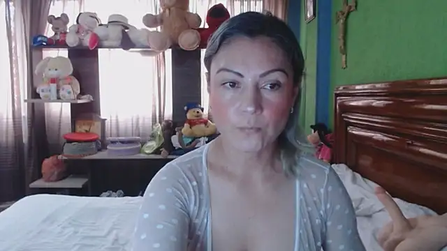 Snapshot of _Charlize_theron_ chatting on 12.21.25 Charlize theron online show from 12.21.25