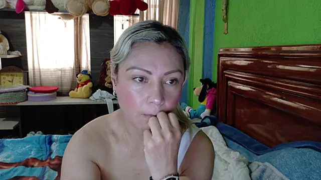 Snapshot of _Charlize_theron_ chatting on 02.07.26 Charlize theron online show from 02.07.26