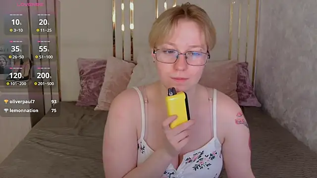 Snapshot of AlexandraGreen chatting on 05.16.26 AlexandraGreen online show from 05.16.26