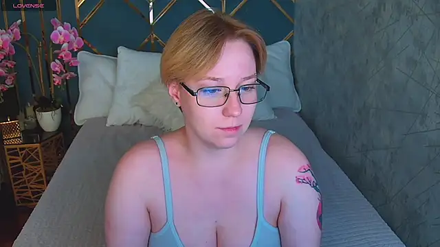 Snapshot of AlexandraGreen chatting on 05.31.26 AlexandraGreen online show from 05.31.26