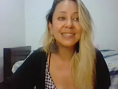 leah susman online show from 10.24.25