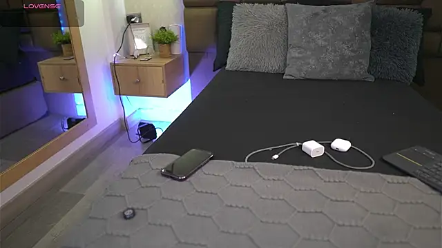 Julieth Rojas online show from 04.12.26