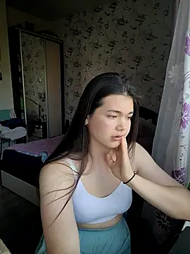 Snapshot of Albi_Glow chatting on 09.18.25 Albi Glow online show from 09.18.25