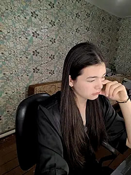 Snapshot of Albi_Glow chatting on 09.23.25 Albi Glow online show from 09.23.25