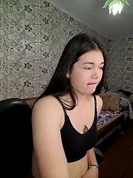 Snapshot of Albi_Glow chatting on 09.30.25 Albi Glow online show from 09.30.25