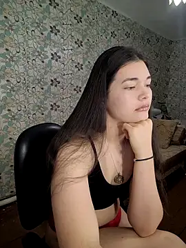 Snapshot of Albi_Glow chatting on 10.15.25 Albi Glow online show from 10.15.25